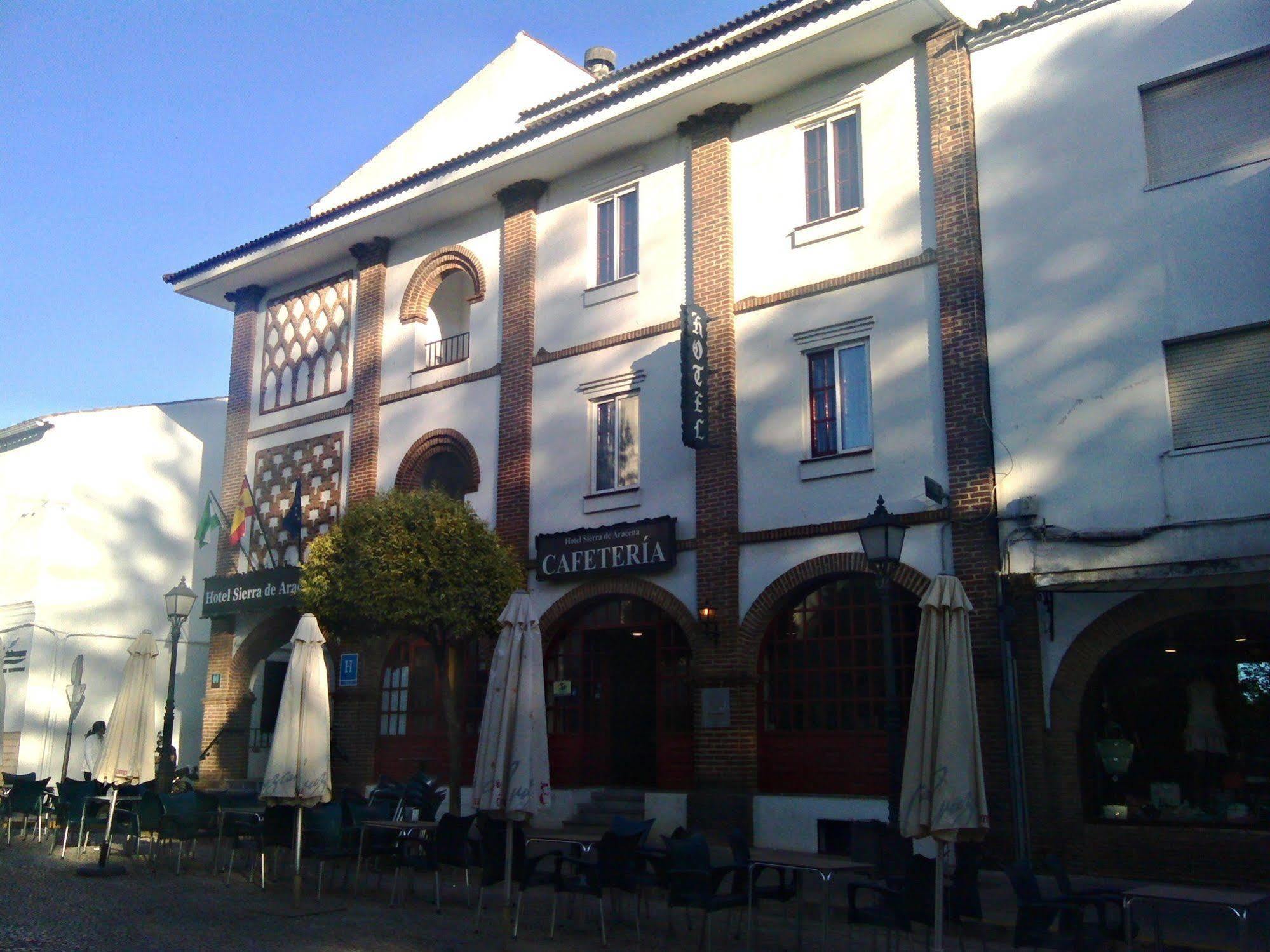 Hotel Sierra De Αραθένα Εξωτερικό φωτογραφία